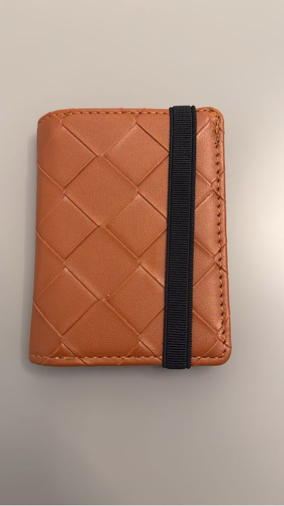 Vendo - carteira de cor camel nova para cartoes multibanco e notas