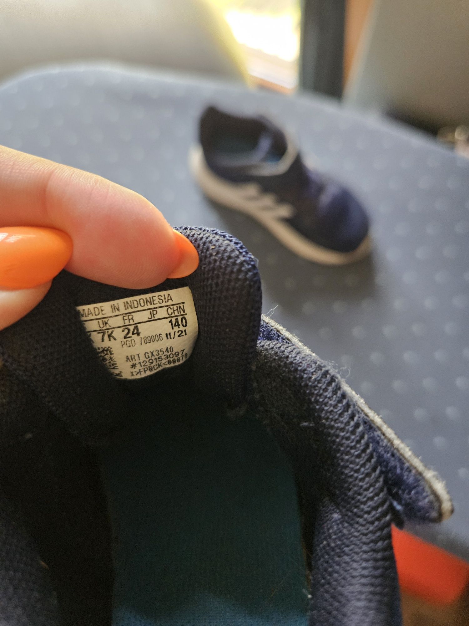 Sprzedam buty widoczne na zdjęciach