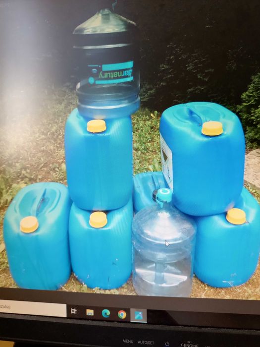 Bańki,kanistry  - 40 litrowe,porządne na wodę i nie tylko