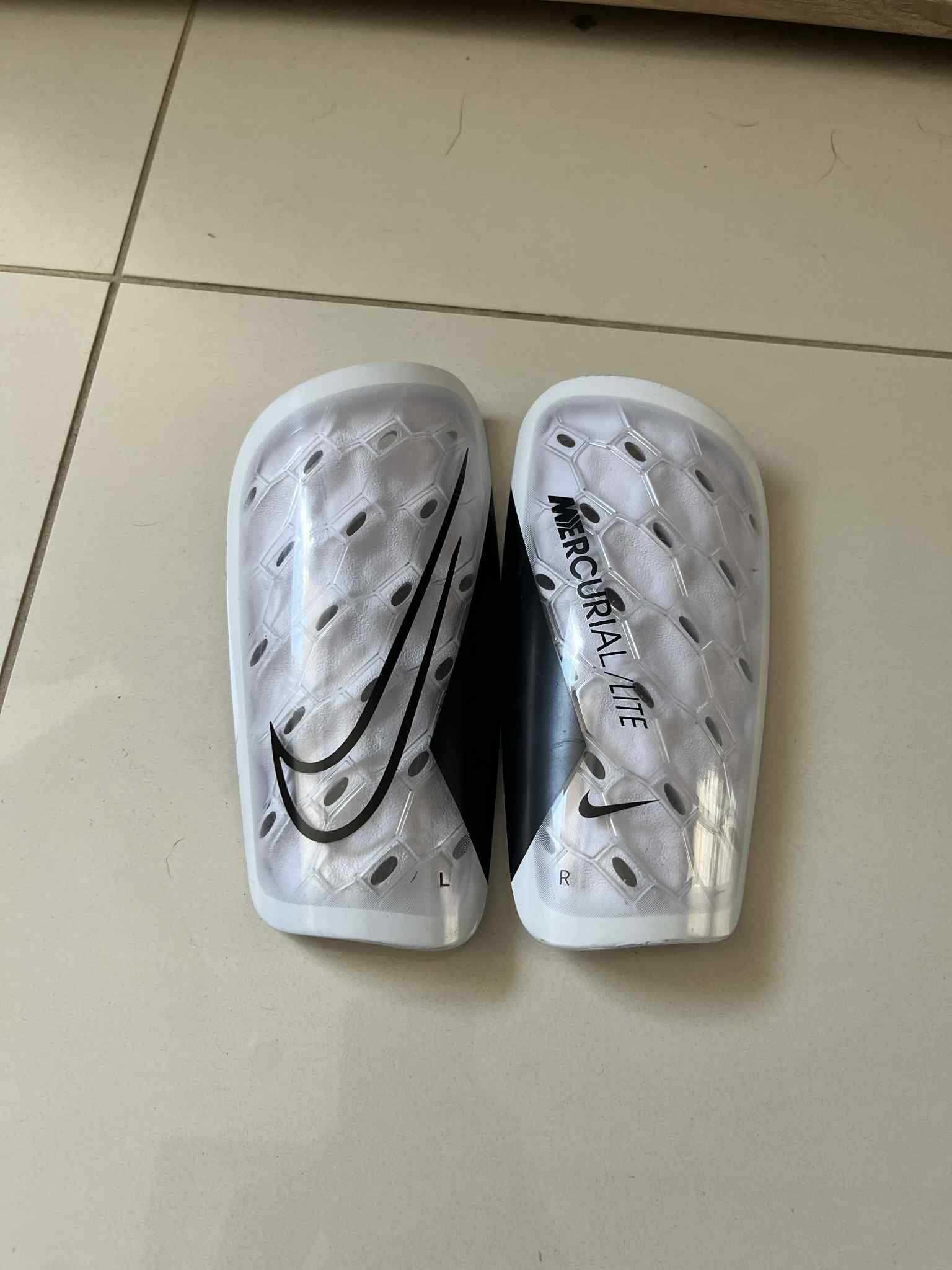 Nike ochraniacze piłkarskie dla dziecka