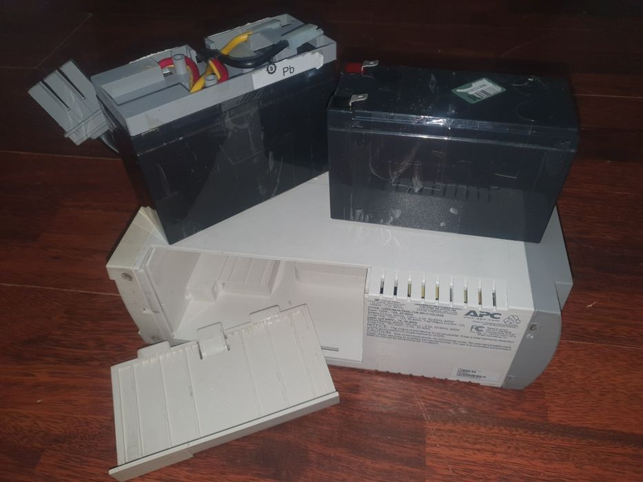 Безперебійник APC RS 800