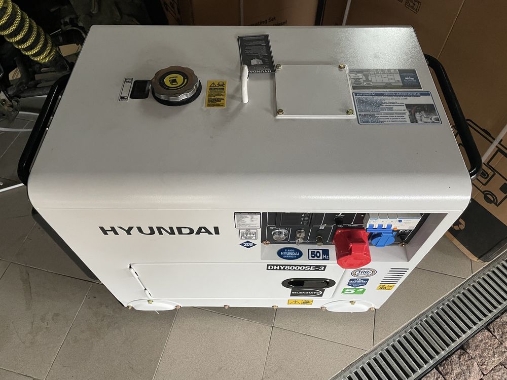 Дизельний генератор “HYUNDAI” DHY-8000SE-3 [1.6-1.9 кВт , 5.0-5.8 кВт]