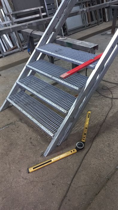 schody metalowe solidne