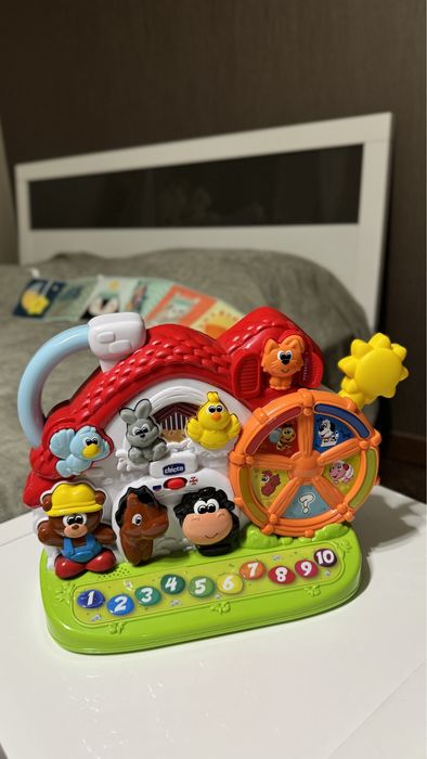 Детская музыкальная игрушка ферма chicco