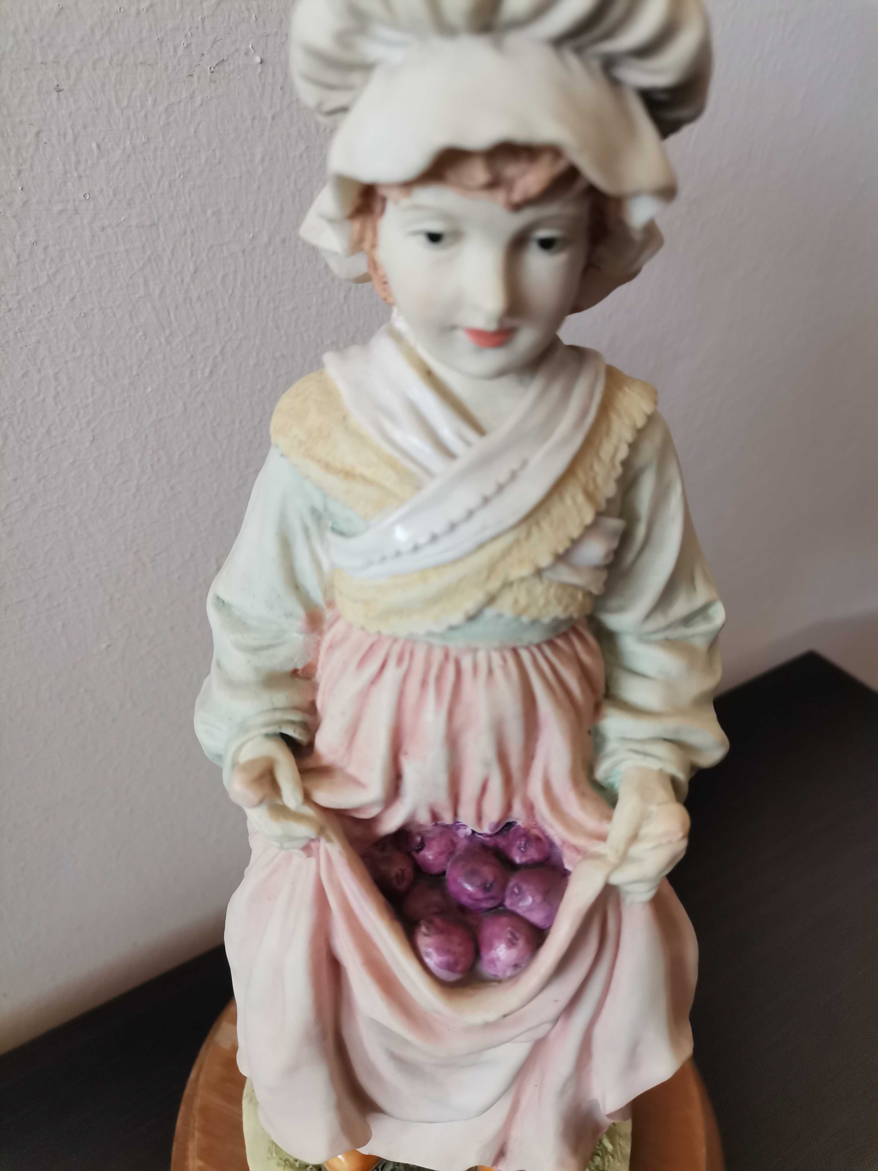 Figurka The Leonardo Collection - Cathering Fruit 1988