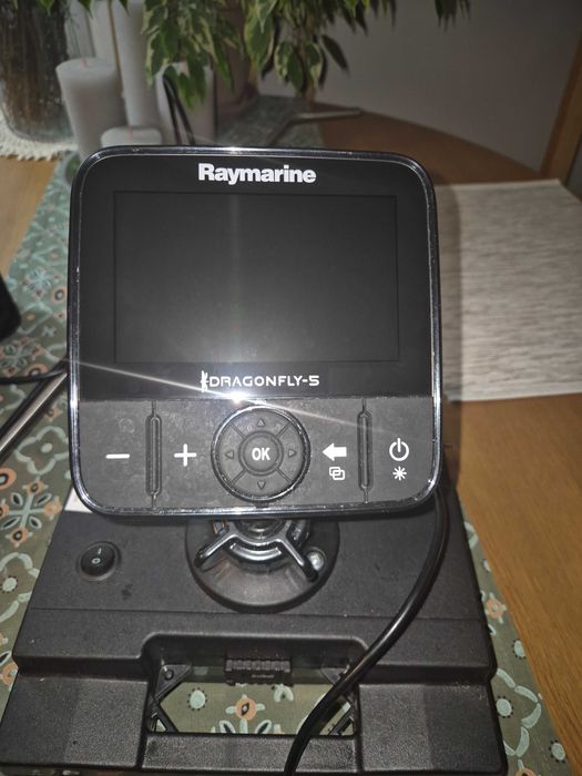 Ostateczna cena   1250!!! Echosonda Raymarine Dragonfly 5 Pro