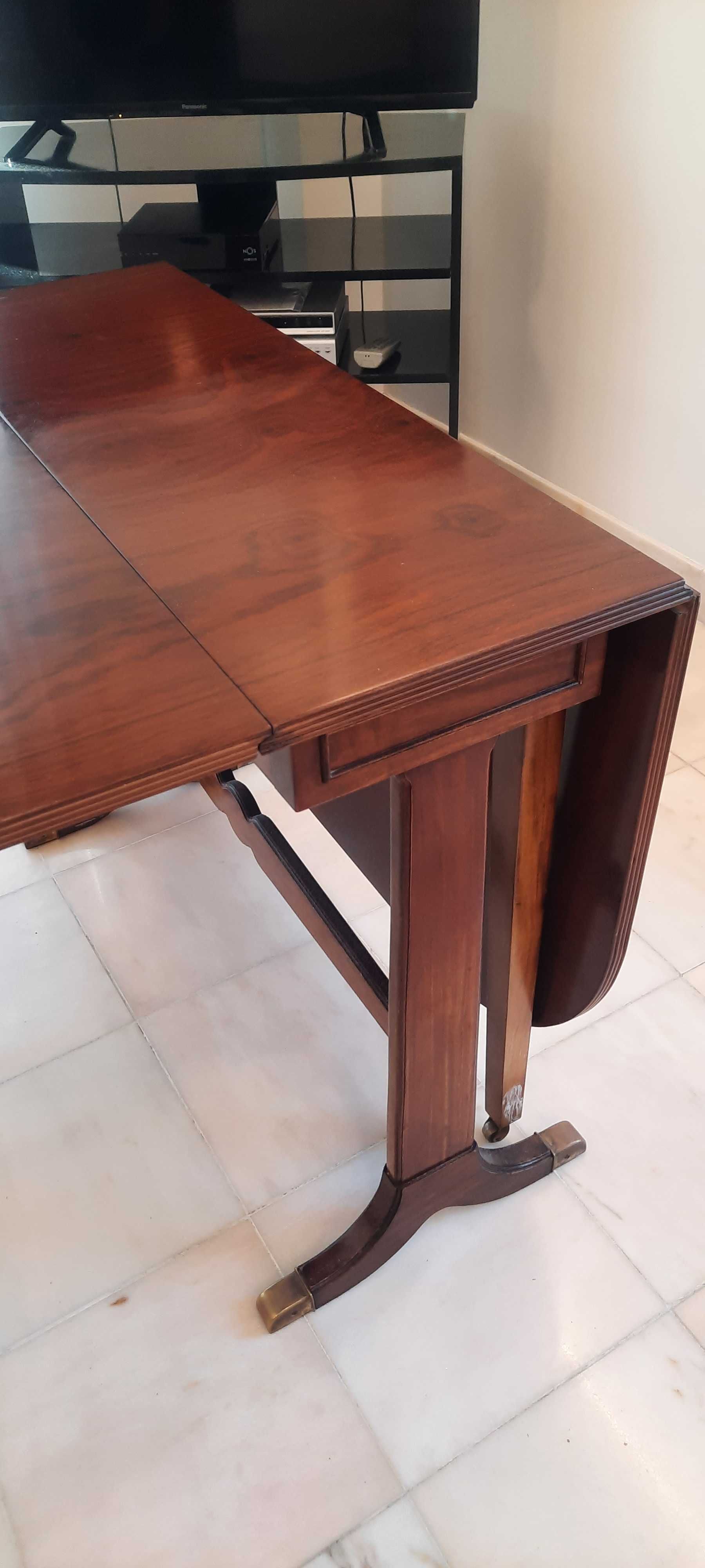 Mesa de abas, estilo inglês, com 2 pés trabalhados, Madeira de Mogno