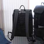 DIOR Mochila em Couro Legítimo, Nova.