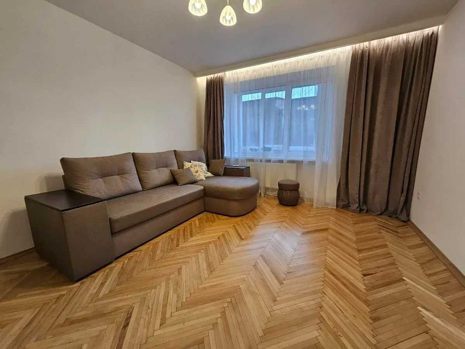 Оренда 3 кім. квартири по вул. Угорницькій