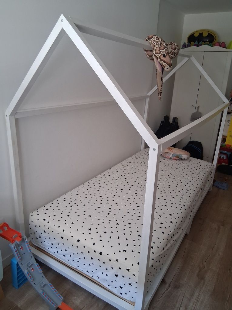 Cama Montessori (com colchão incluído)