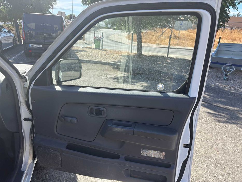 Nissan D22 C/ ar condicionado