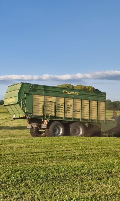 Przyczepa samozbierająca Krone MX350 GD