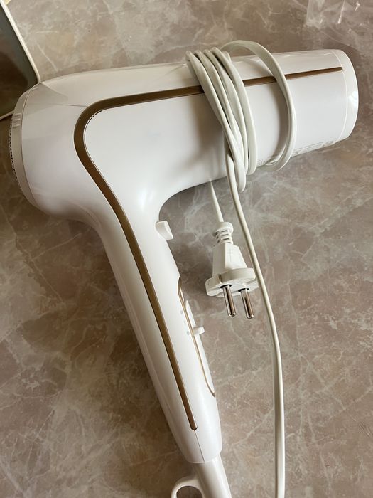 Фен PHILIPS ThermoProtect Ionic