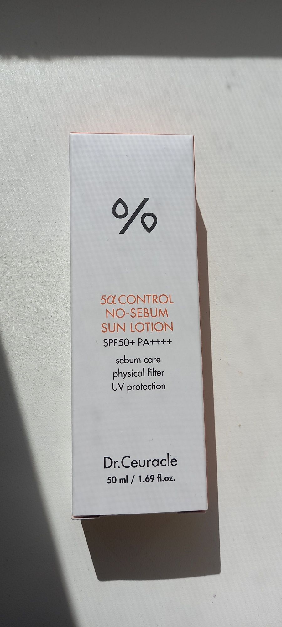 Себорегулюючий сонцезахисний лосьйон SPF 50+ Dr.Ceuracle
