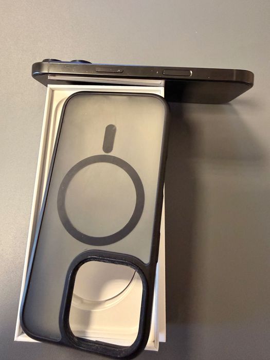 Apple iPhone 16 Pro 128 GB- Black Titanium - Używany - stan bdb