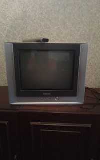 Телевизор Самсунг с пултом