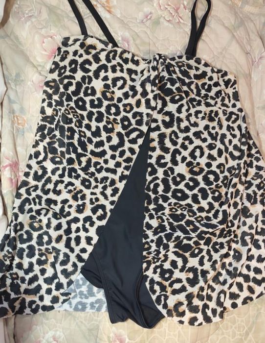 Шикарний прекрасний стильний купальник - сукня, танкіні у басейн чи пл