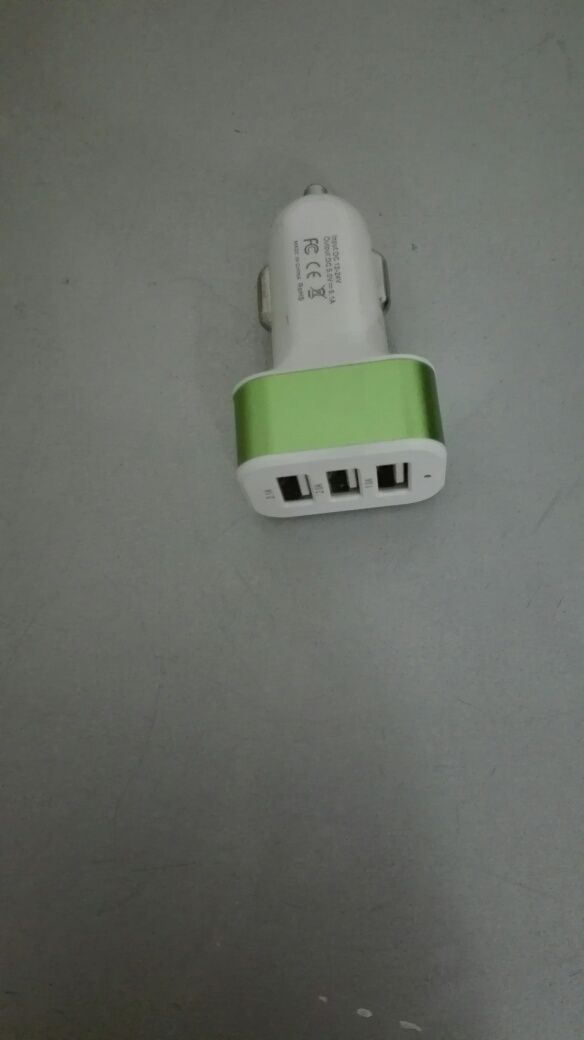 Carregador de Isqueiro USB 3 portas