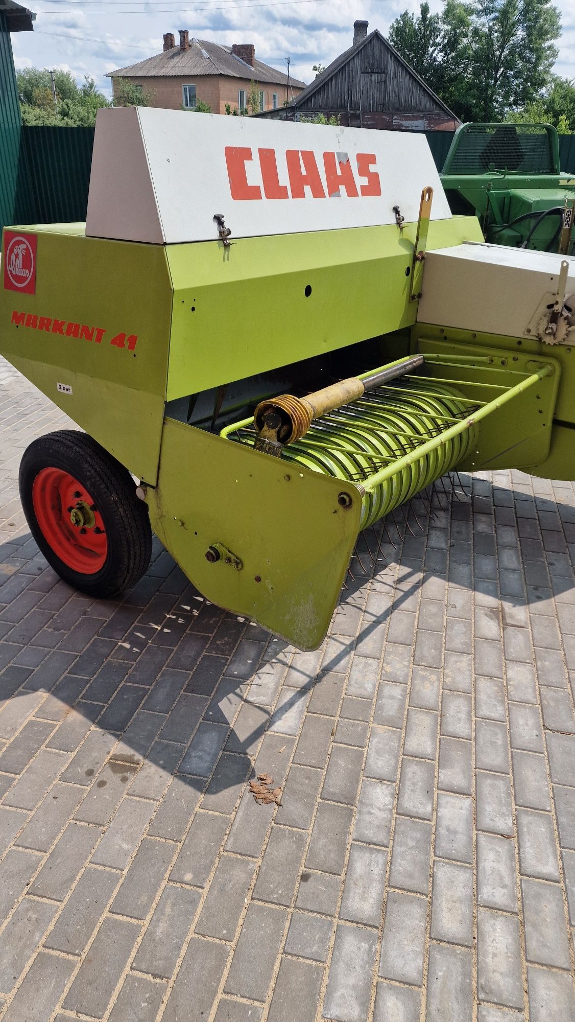 Прес-Підбирач Claas Markant 41