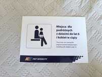 Naklejka PKP Intercity "Miejsca dla podróżnych z dziećmi do lat 6..."