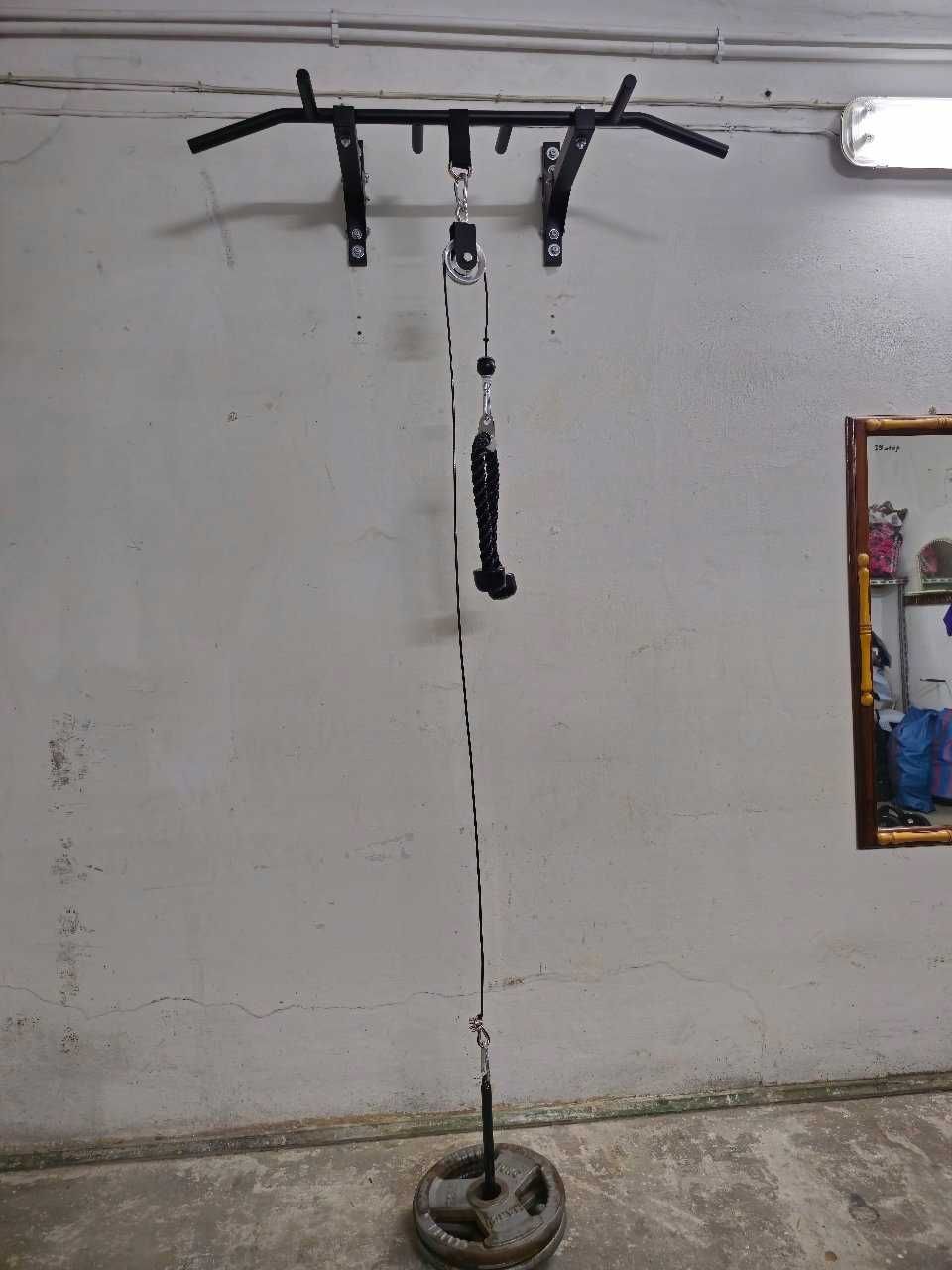Wyciąg górny i dolny do ćwiczeń siłowych 100 kg z uchwytem triceps