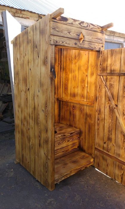 Туалет дерев'яний