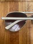 Oculos sol da GUESS novos hastes brancas