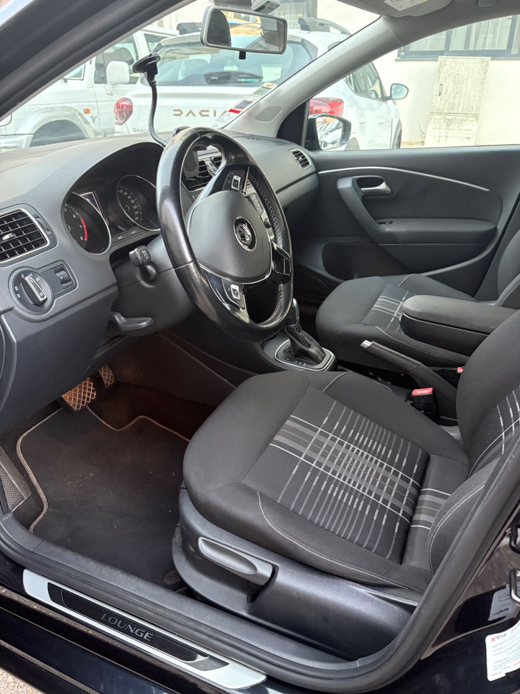 Automóvel Polo TSI Lounge