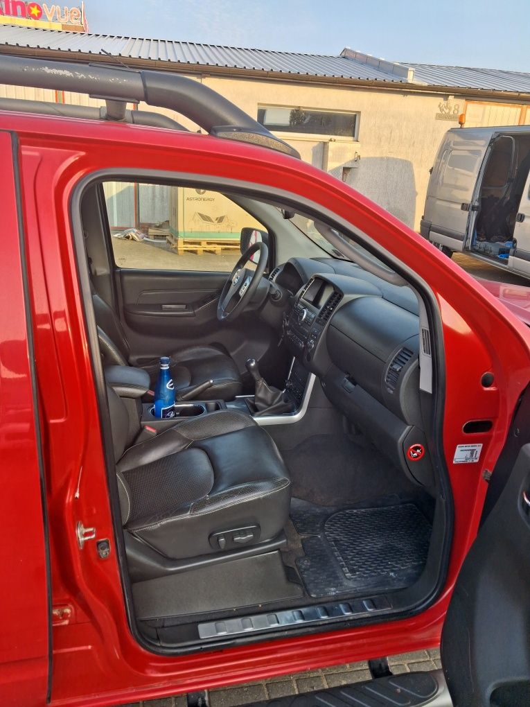 Nissan Navara 2,5 manual CENA NA EXPORT