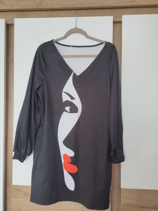 Sukienka damska luźna styl sportowy