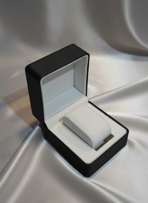 Eleganckie etui na zegarek