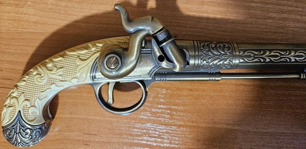 Replika pistoletu (zapalniczka)