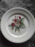 Talerzyki deserowe porcelana Chodzież poziomki, PRL 4 sztuki