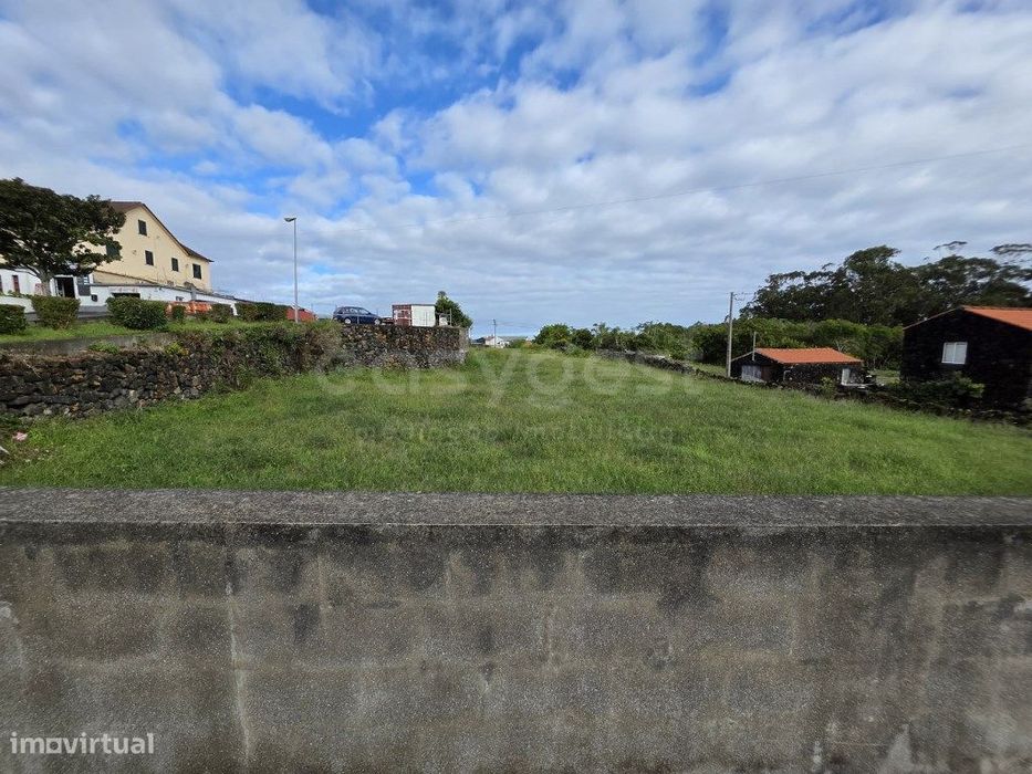 Terreno com Potencial de Construção - Bandeiras, Ilha do Pico