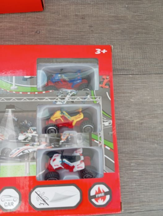 Игровой коврик с машинками