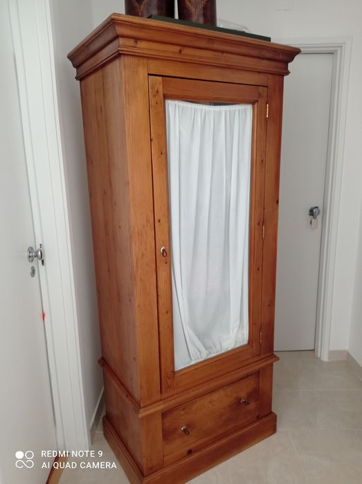 Armário madeira maciça