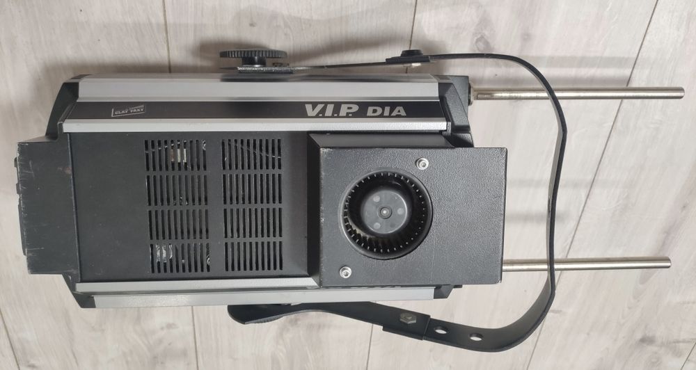 Продам Clay Paky VIP 300 DIA гобо-проектор, студийное освещение