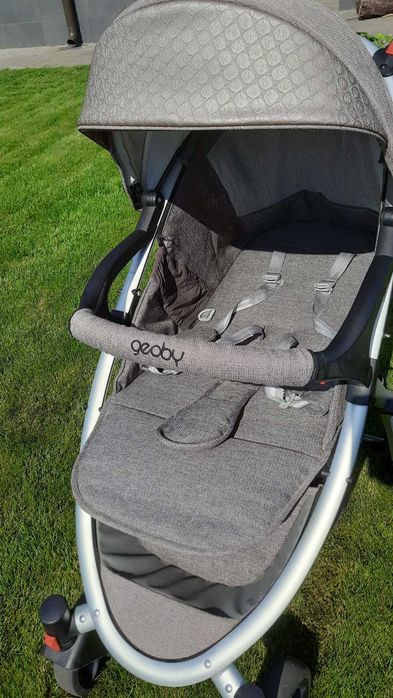 Прогулянкова коляска Geoby