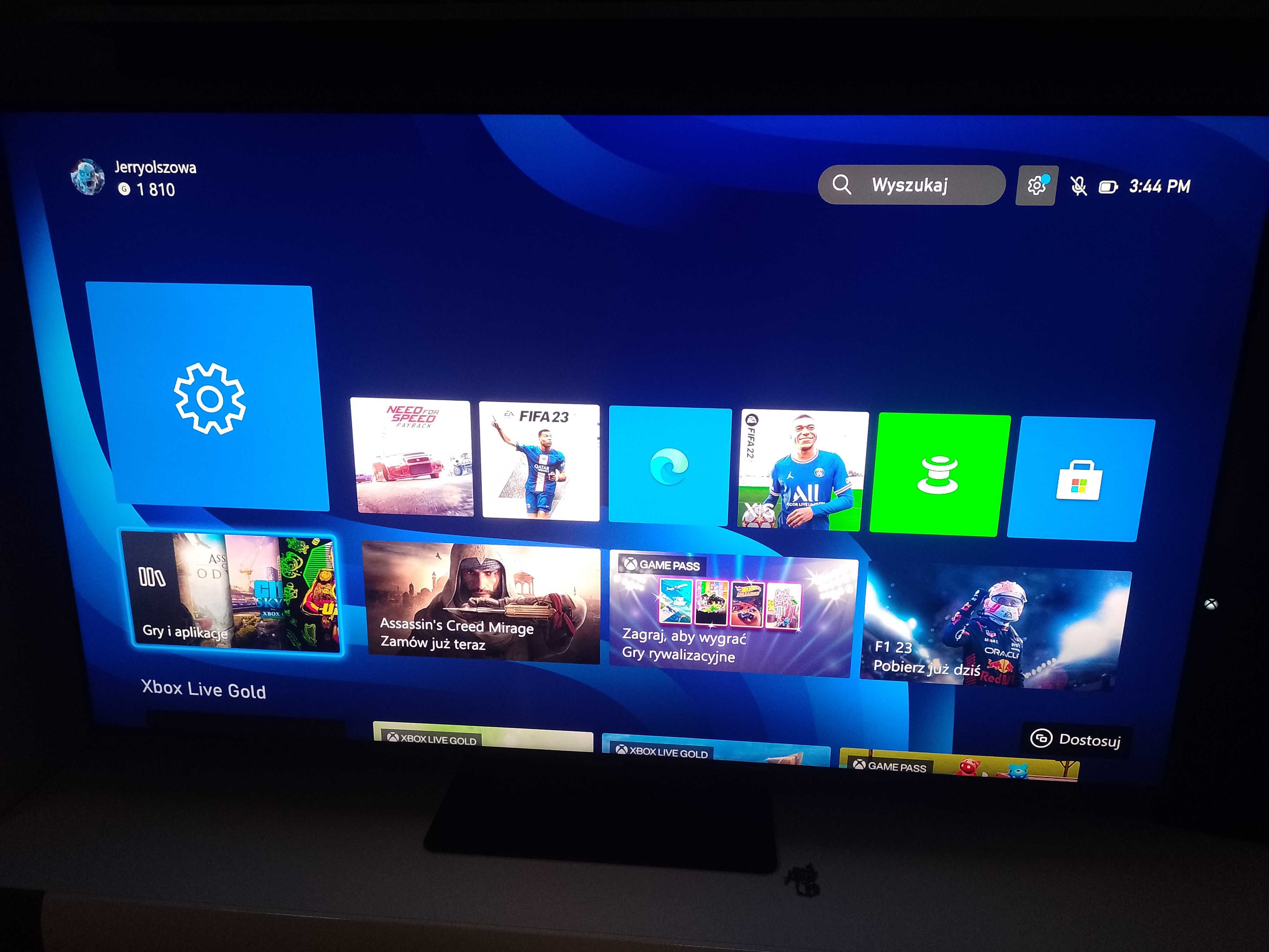 Konsola XBOX SERIES X 1TB + 2 PADY + FIFA 23/22