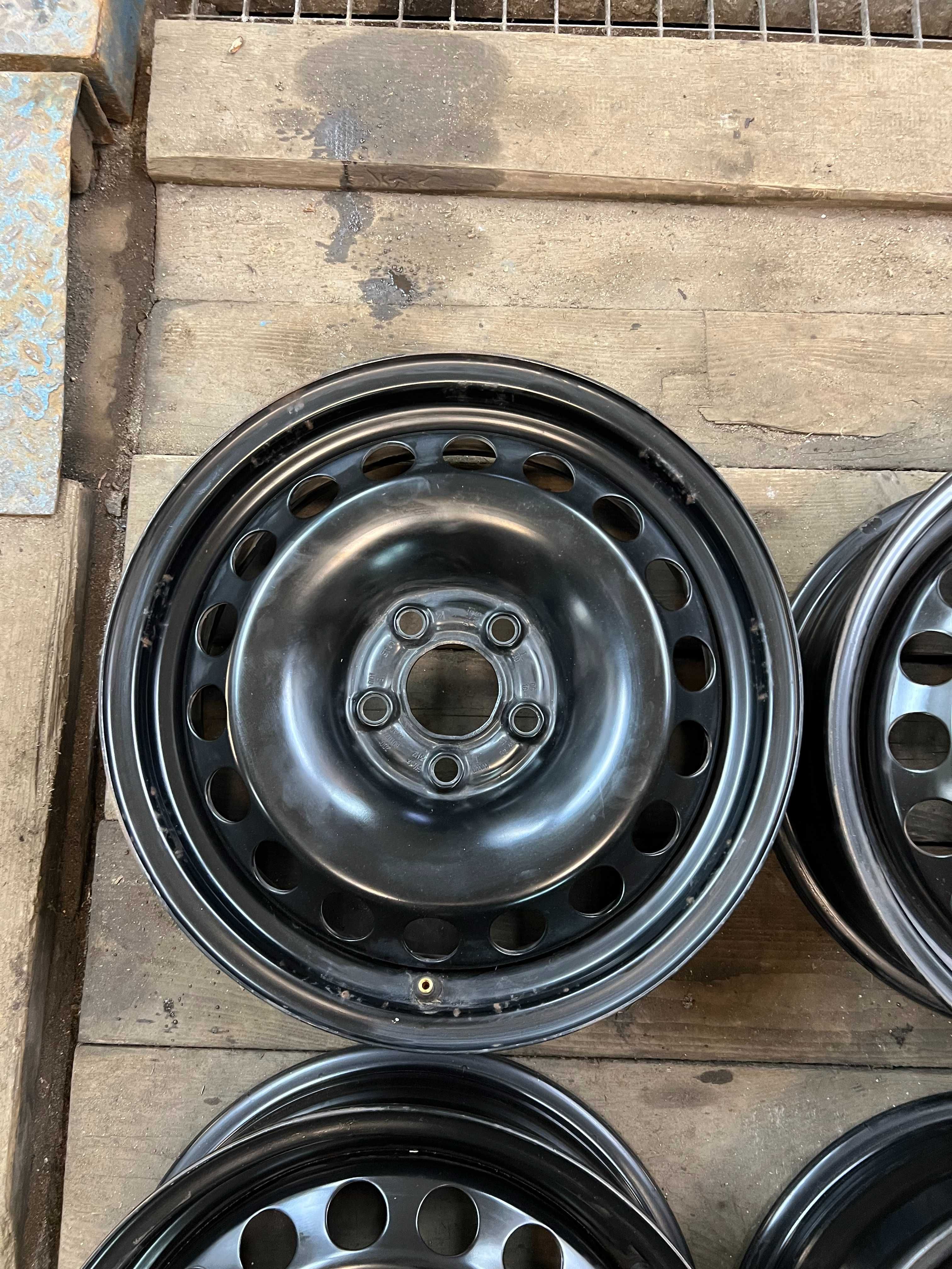 felgi stalowe 15 cali rozstaw 5x100 vw seat skoda stan bdb et 40