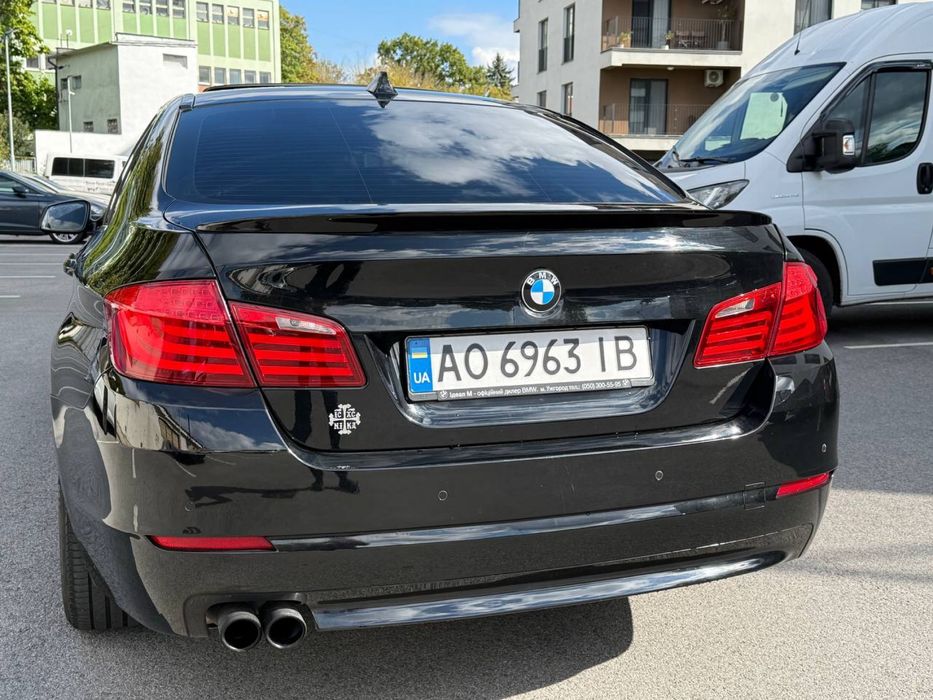 Продаю BMW ф10 520b 2011.