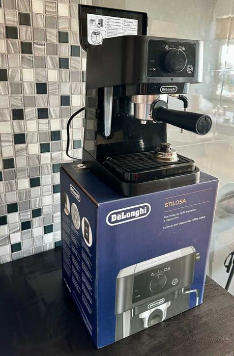 Maquina de café DeLonghi Stilosa - NA CAIXA!