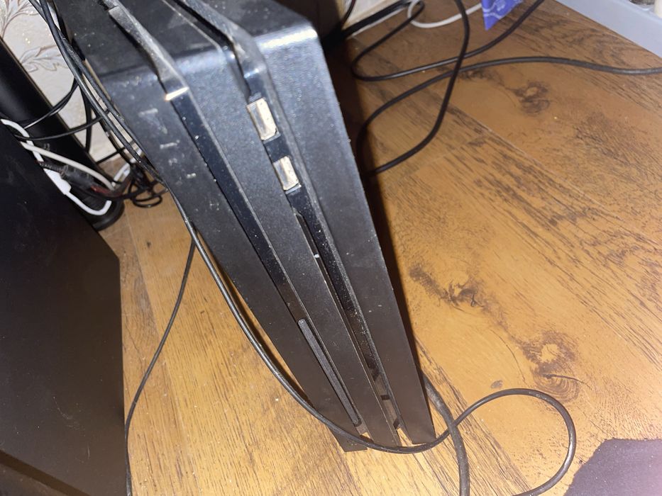 PS 4 pro 1 терабайт торга німа