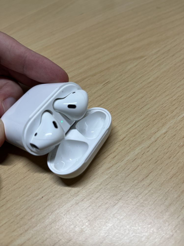 Airpods Apple [Com defeito]