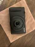 câmera  sony zv 1f  com tripé