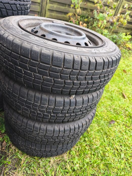 Felgi z oponami zimowymi