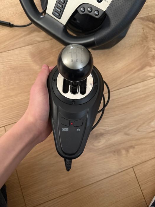 Руль+коробка передач+педалі для ігор на копьютері (симулятор)