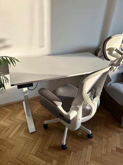 Biurko gamingowe elektryczne +fotel ergonomiczny