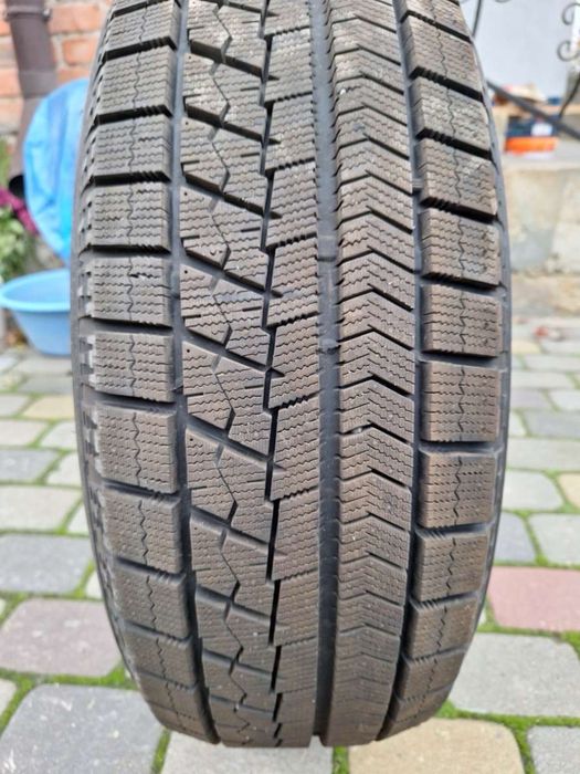 Шини зимові, стан ідеальний 225/60/17