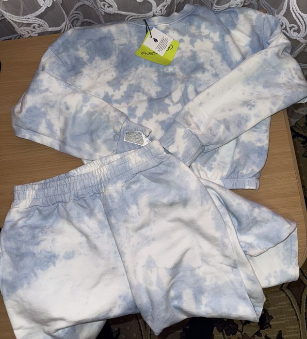 Костюм жіночий новий блакитний штани кофта двійка